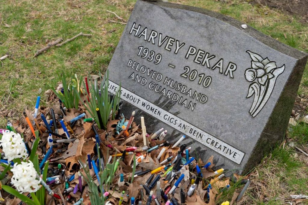 Harvey Pekar grave at Lake View Cemetery