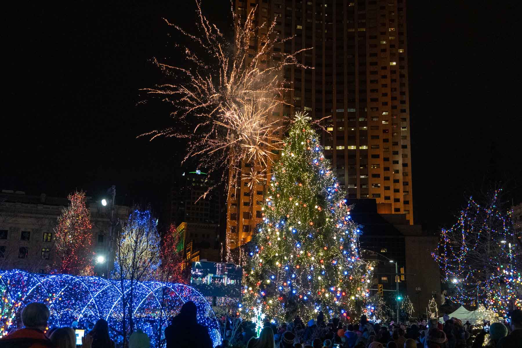 Read more about the article Cleveland Winterfest 2021: How to Enjoy the City’s Holiday Kickoff Event