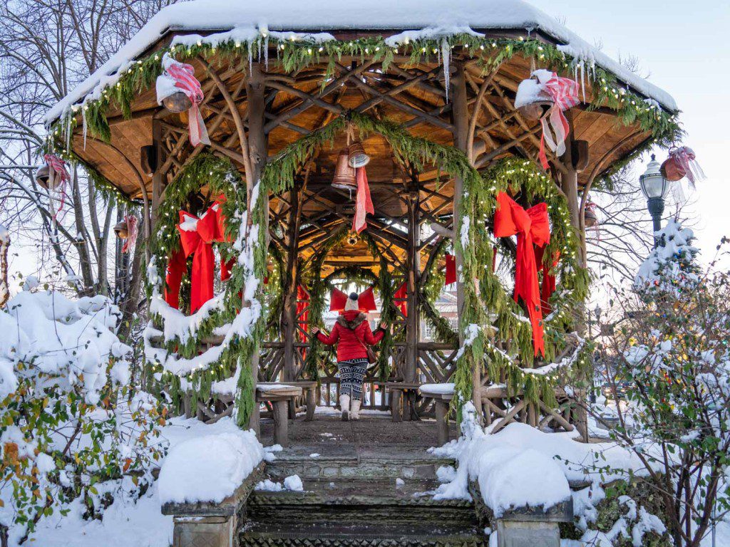 Chagrin Falls at Christmas