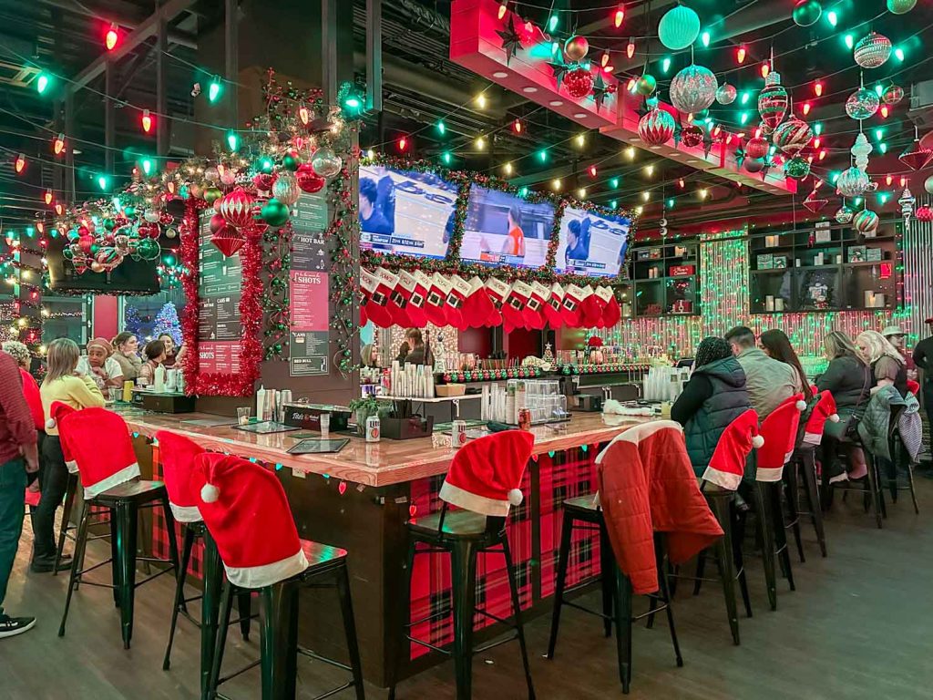 Xmas bar in Cleveland | best pop-up Christmas bars in Cleveland