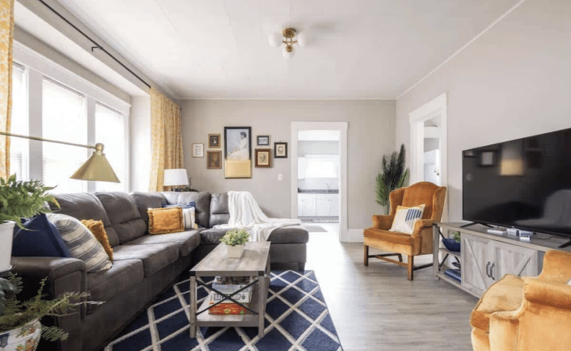 Large Renovated Detroit-Shoreway House